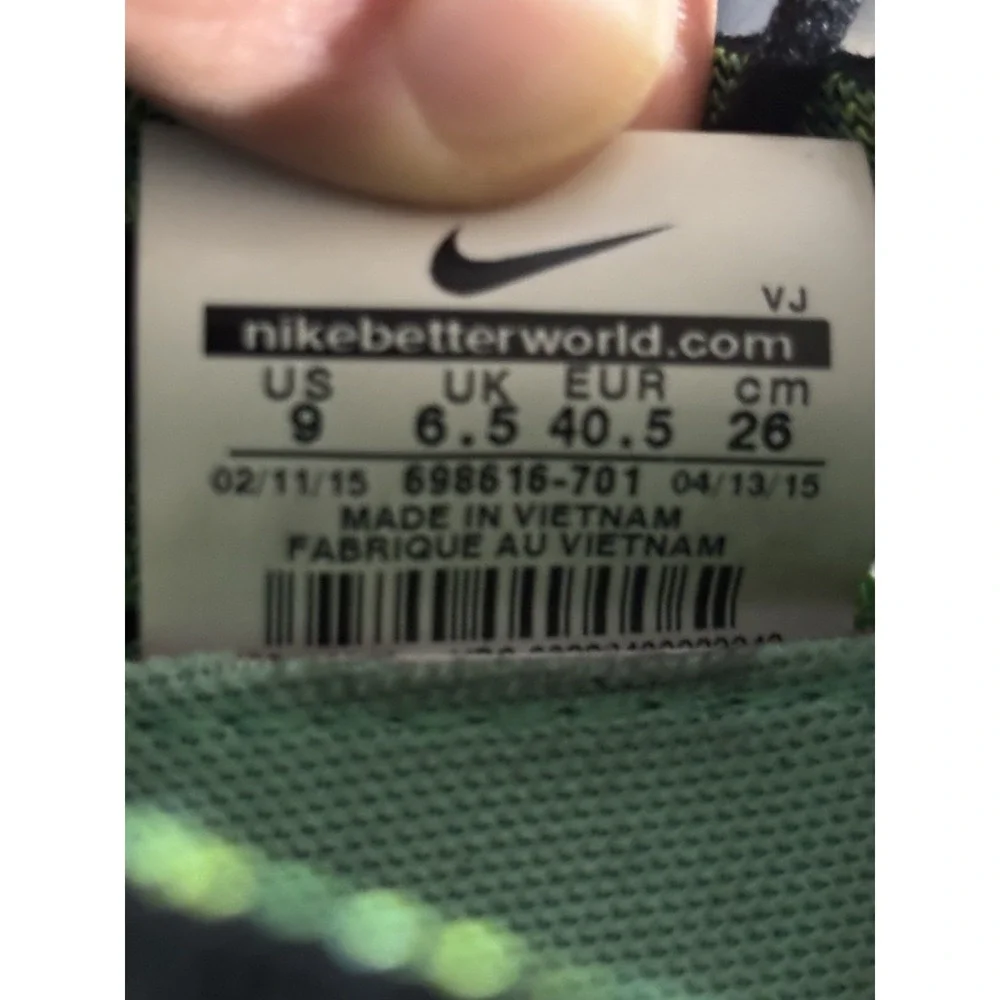 Nike Women 's Flyknit Zoom Agility Running Shoes. Size US 9 Green